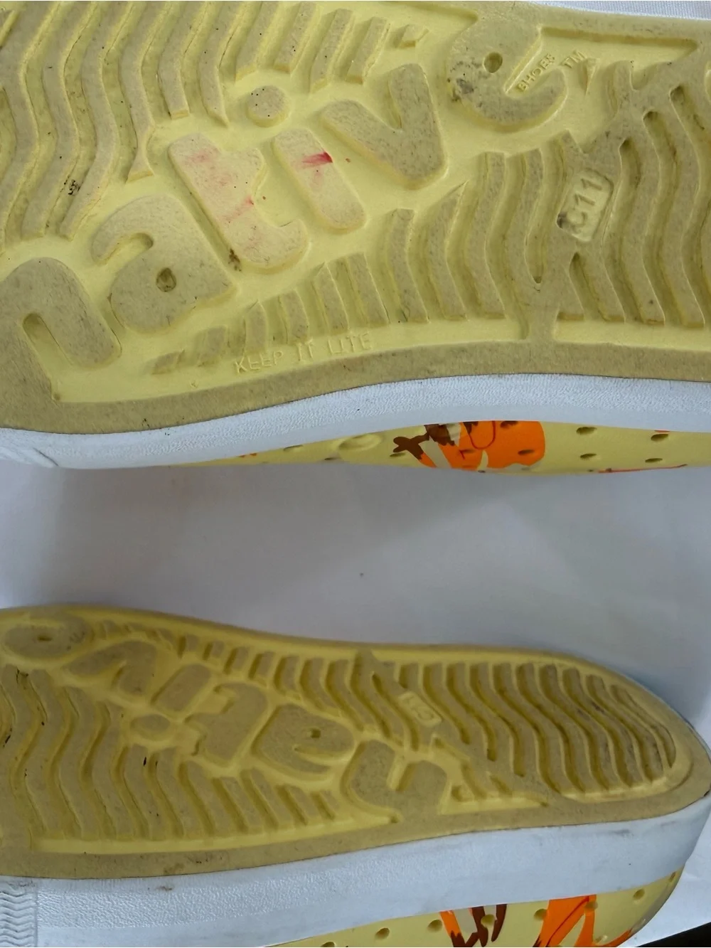 Native Jefferson Kids Yellow Orange Fox Print Slip-On Water Shoes‎ Size 12.5